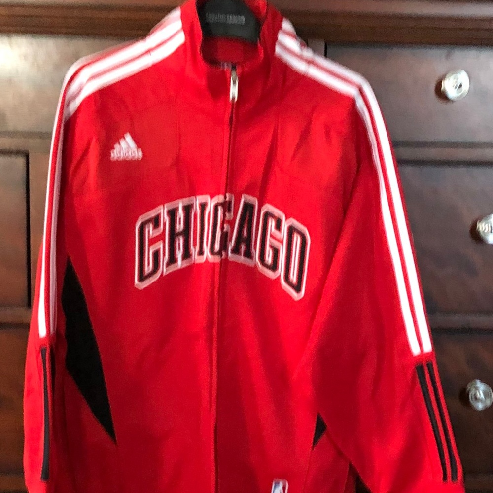 CHICAGO BULLS Zipped Top